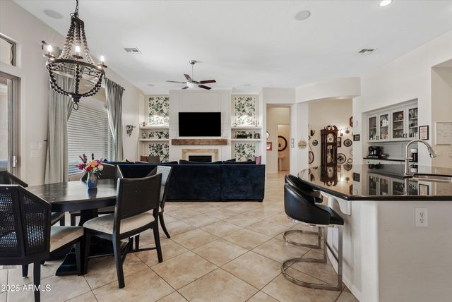 6422 S CRESTVIEW Court, Gilbert, AZ 85298