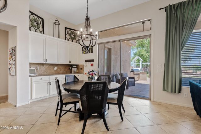6422 S CRESTVIEW Court, Gilbert, AZ 85298