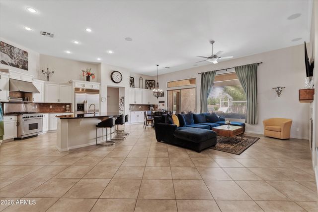 6422 S CRESTVIEW Court, Gilbert, AZ 85298