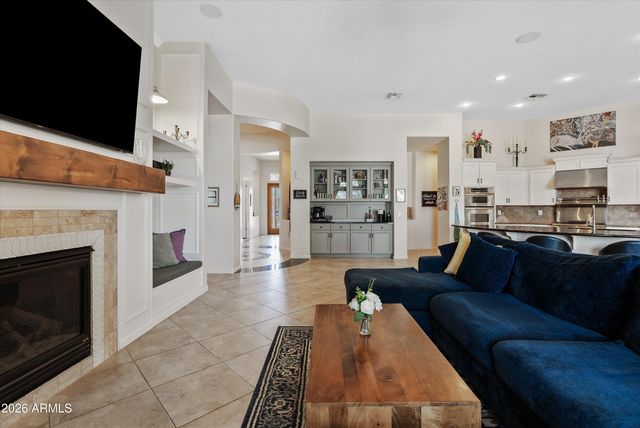 6422 S CRESTVIEW Court, Gilbert, AZ 85298