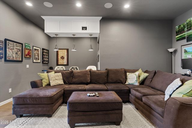 6422 S CRESTVIEW Court, Gilbert, AZ 85298