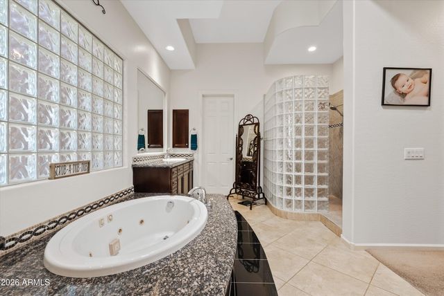 6422 S CRESTVIEW Court, Gilbert, AZ 85298