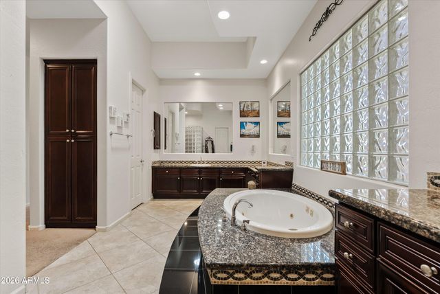 6422 S CRESTVIEW Court, Gilbert, AZ 85298