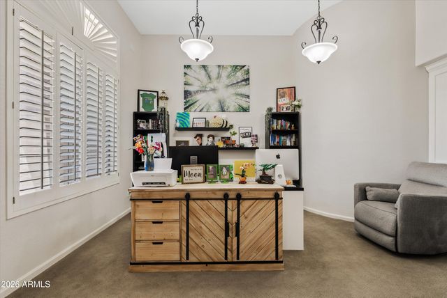 6422 S CRESTVIEW Court, Gilbert, AZ 85298