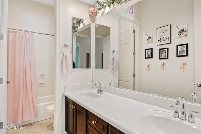 6422 S CRESTVIEW Court, Gilbert, AZ 85298