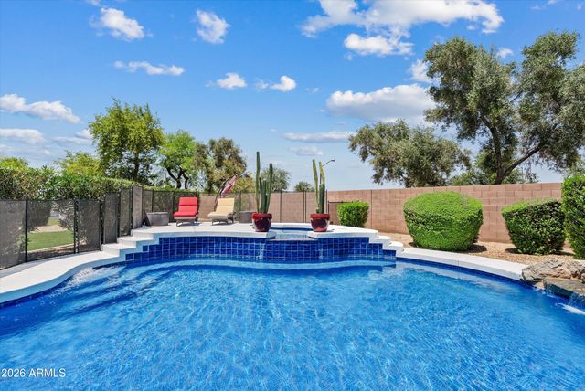 6422 S CRESTVIEW Court, Gilbert, AZ 85298