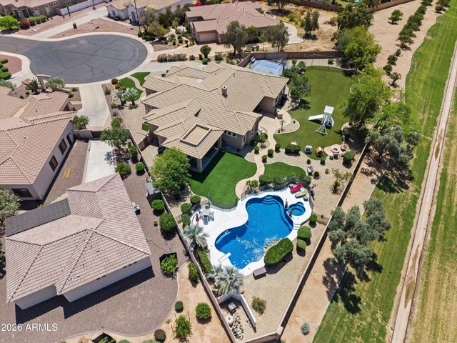 6422 S CRESTVIEW Court, Gilbert, AZ 85298