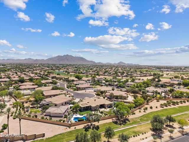 6422 S CRESTVIEW Court, Gilbert, AZ 85298