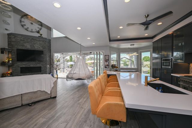11027 N Stanford Avenue, Clovis, CA 93619