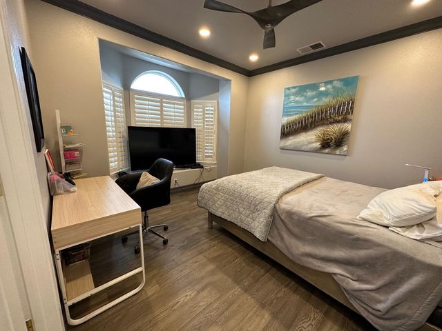 11027 N Stanford Avenue, Clovis, CA 93619
