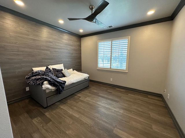 11027 N Stanford Avenue, Clovis, CA 93619