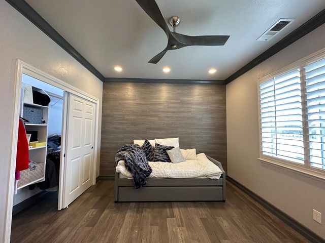 11027 N Stanford Avenue, Clovis, CA 93619