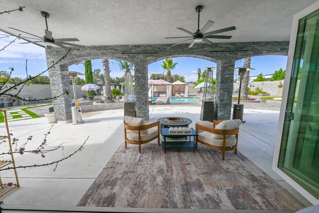 11027 N Stanford Avenue, Clovis, CA 93619