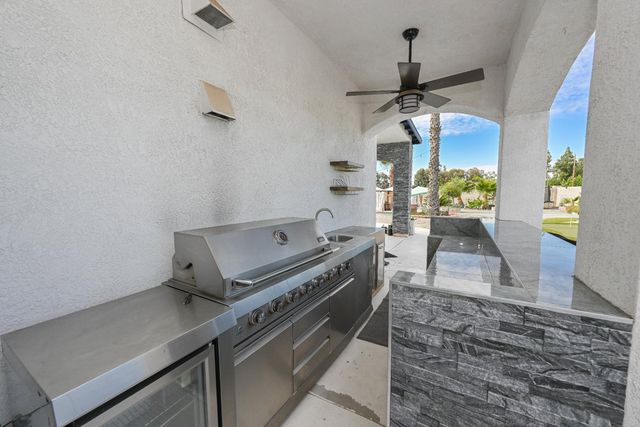 11027 N Stanford Avenue, Clovis, CA 93619