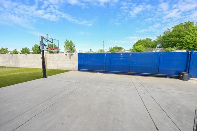 11027 N Stanford Avenue, Clovis, CA 93619
