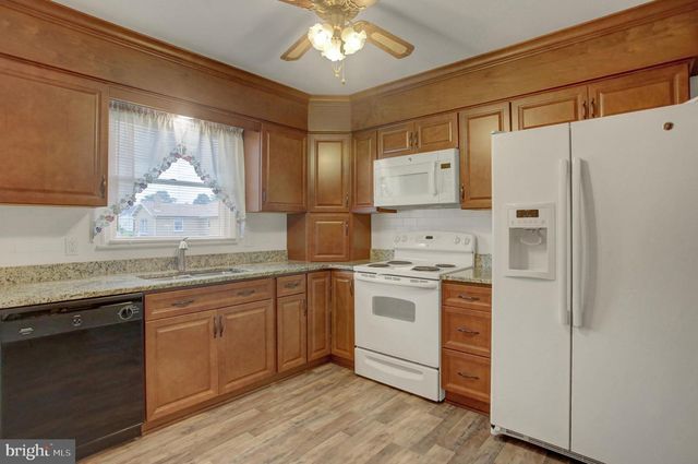 17203 AMBER DR, Hagerstown, MD 21740