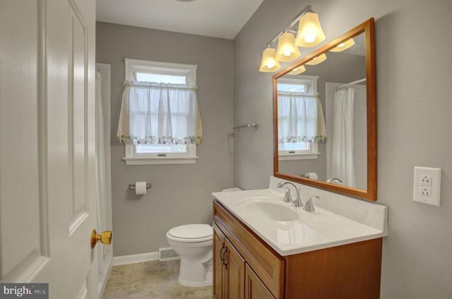 17203 AMBER DR, Hagerstown, MD 21740