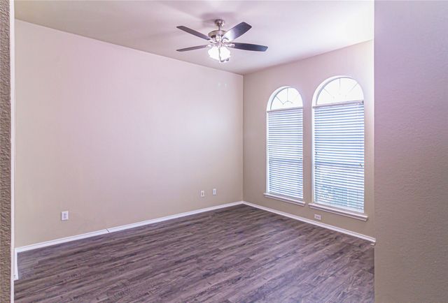 1306 Vireo Court, Aubrey, TX 76227