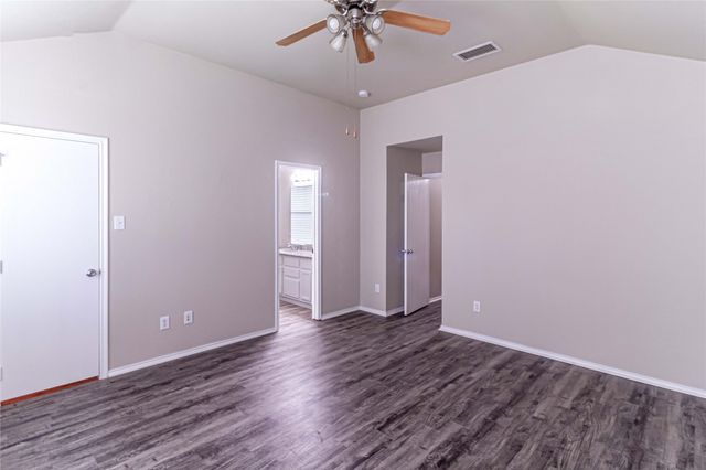 1306 Vireo Court, Aubrey, TX 76227