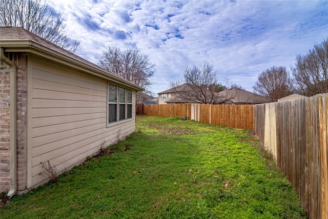 1306 Vireo Court, Aubrey, TX 76227