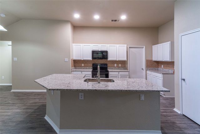 1306 Vireo Court, Aubrey, TX 76227