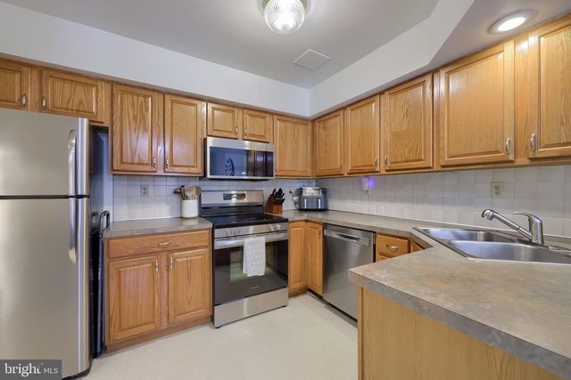 4052 PARKSIDE CT, Mount Joy, PA 17552