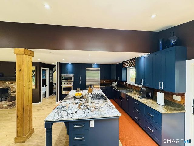 7 Joanne Lane, Weston, CT 06883