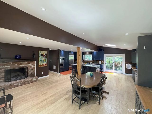 7 Joanne Lane, Weston, CT 06883