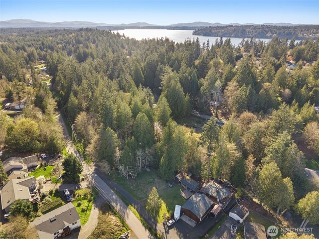 9905 Mariner Drive NW, Olympia, WA 98502