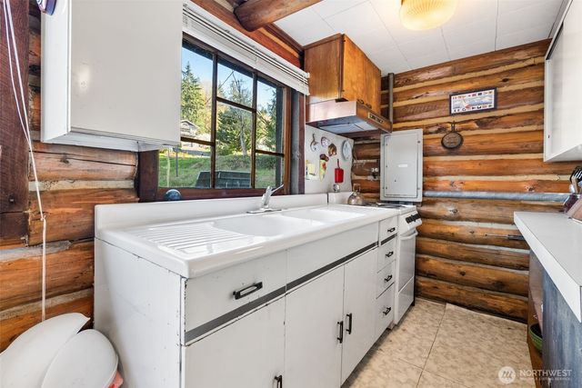 9905 Mariner Drive NW, Olympia, WA 98502