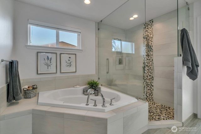 20204 Island Parkway E, Lake Tapps, WA 98391