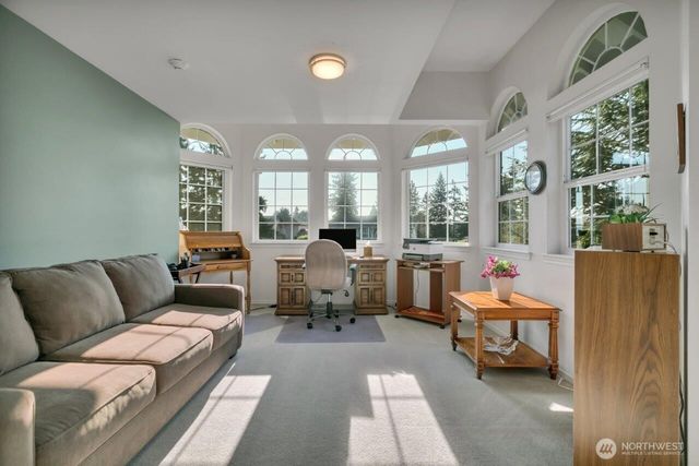 20204 Island Parkway E, Lake Tapps, WA 98391