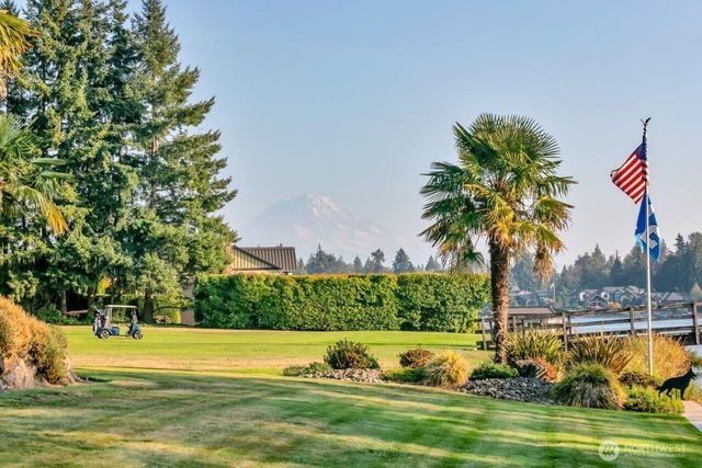 20204 Island Parkway E, Lake Tapps, WA 98391