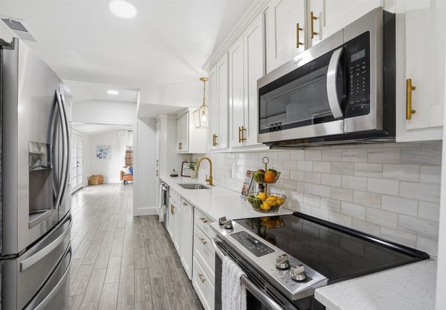 4527 Newmore Avenue, Dallas, TX 75209