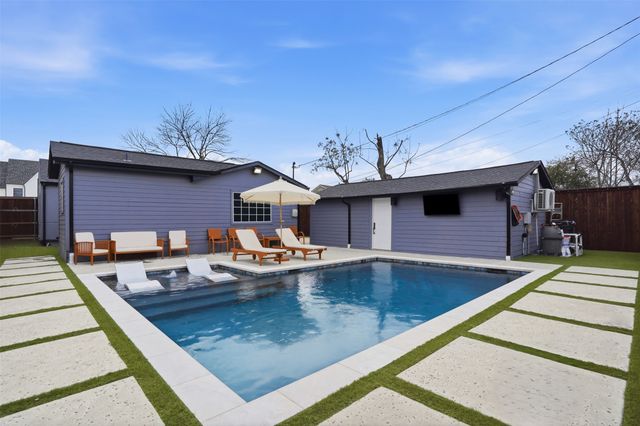 4527 Newmore Avenue, Dallas, TX 75209