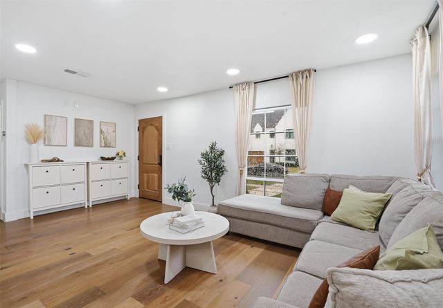 4527 Newmore Avenue, Dallas, TX 75209