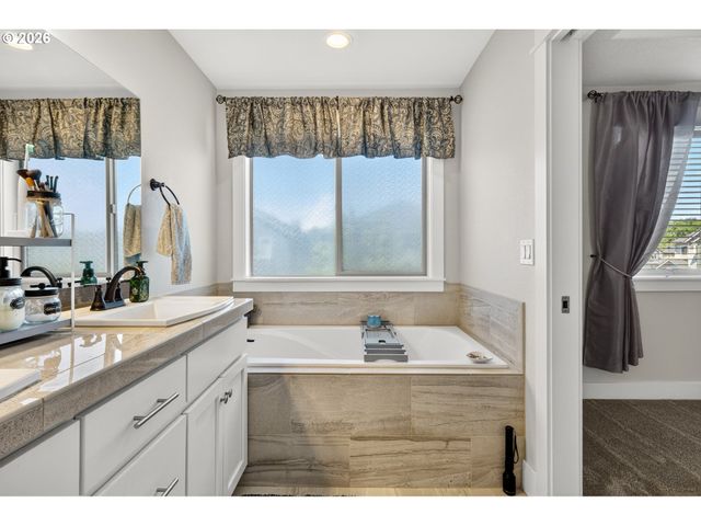 16716 Ne 95TH St, Vancouver, WA 98682