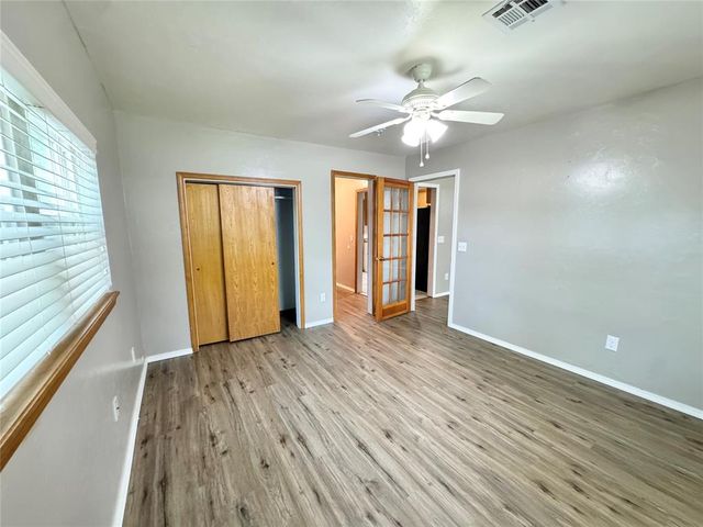 2411 N Clarke Street, Choctaw, OK 73020