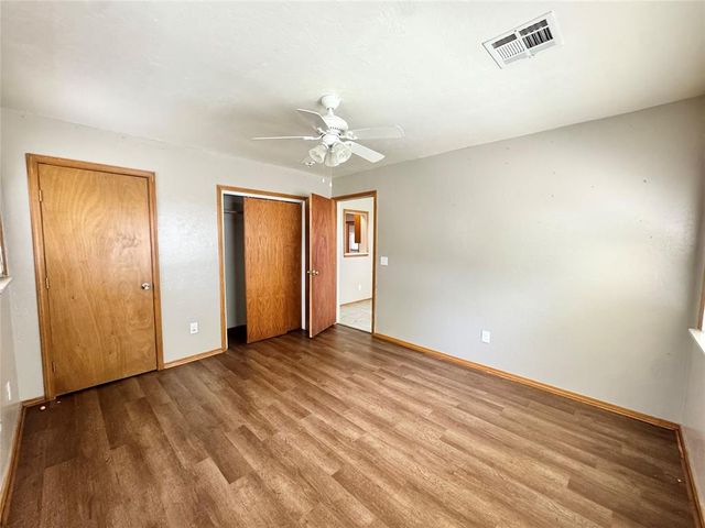 2411 N Clarke Street, Choctaw, OK 73020