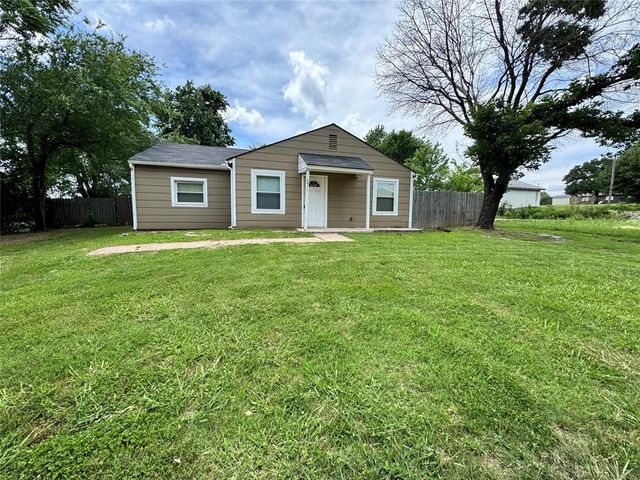 2411 N Clarke Street, Choctaw, OK 73020