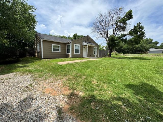 2411 N Clarke Street, Choctaw, OK 73020