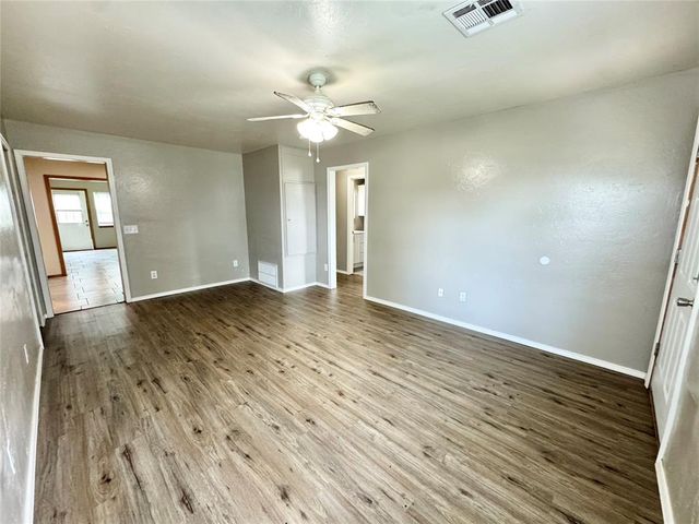 2411 N Clarke Street, Choctaw, OK 73020
