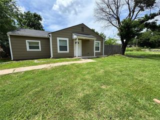 2411 N Clarke Street, Choctaw, OK 73020