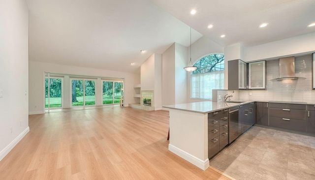4004 PENSHURST PARK, Sarasota, FL 34235