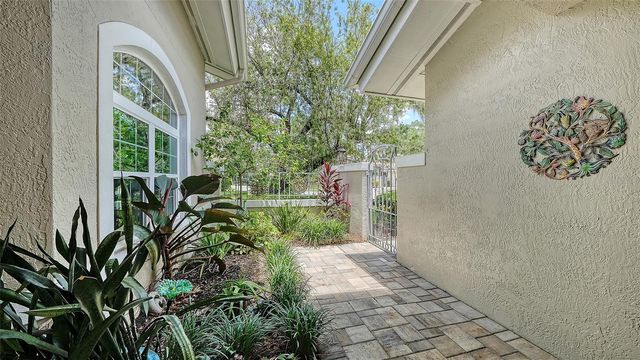4004 PENSHURST PARK, Sarasota, FL 34235