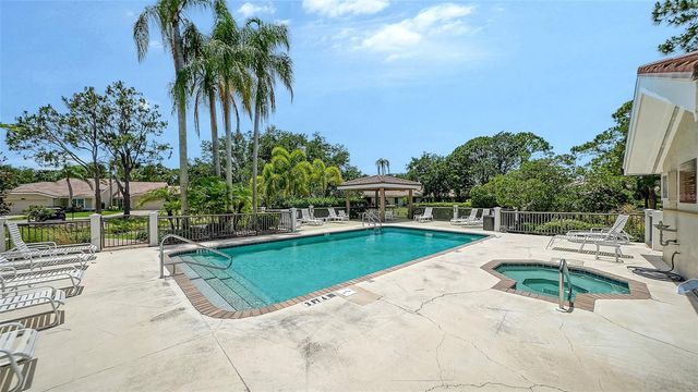 4004 PENSHURST PARK, Sarasota, FL 34235