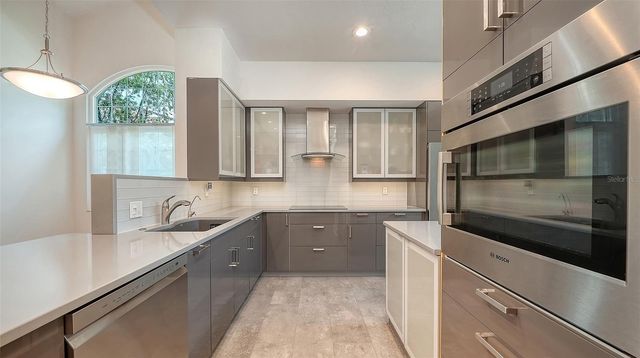4004 PENSHURST PARK, Sarasota, FL 34235