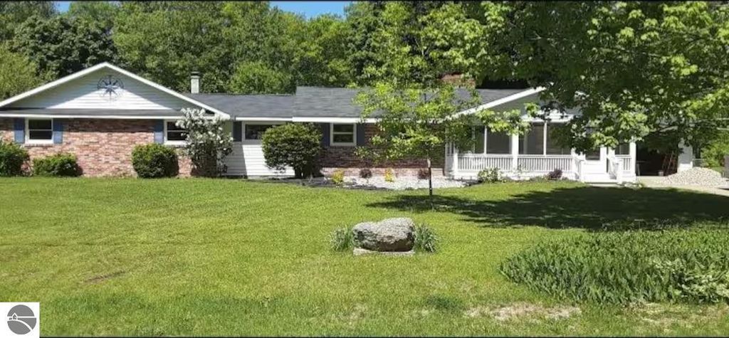 1596 Douglas Drive, Tawas City, MI 48763