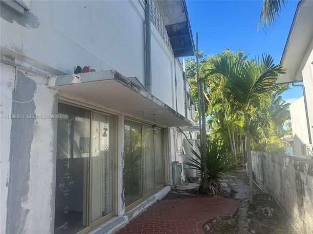 1977 NE 119th Rd, North Miami, FL 33181