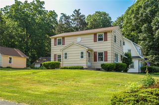 827 Harmon Road, Penfield, NY 14526